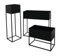 Zestaw metalowych kwietników